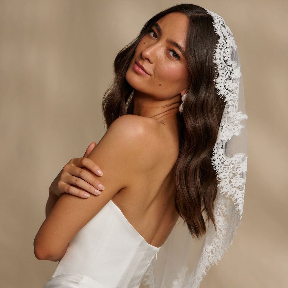 Park & Fifth Lisette Veil Size Fingertip LengthFingertip Length / Off White / La